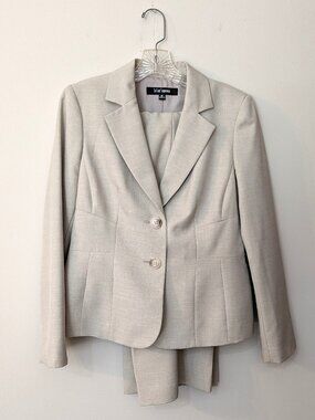 Le Suit Separates Women's Oatmeal/Light Beige Pants Suit. Size 8P